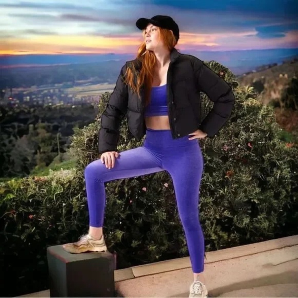 Athleta Elation Velvet Tights athletic leggings—small